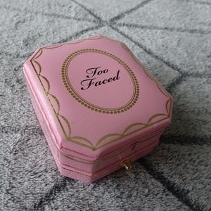 Too Faced Pink Diamond Highlighter